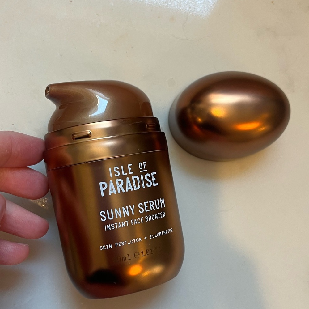 Isle of Paradise Sunny serum bronzing drops